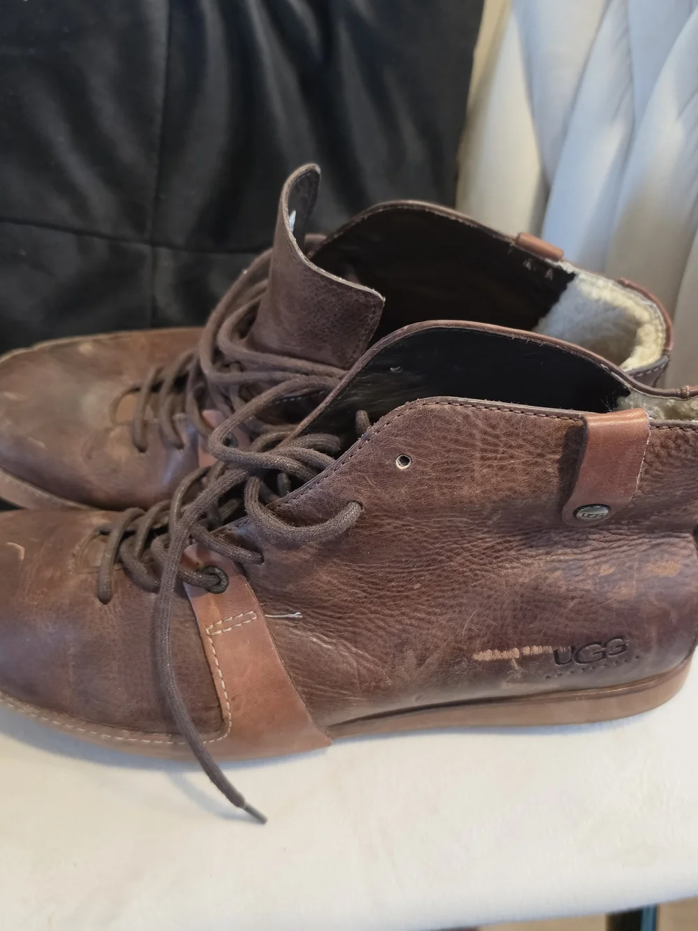 UGG Men's Brown Leather Chukka Boots with Lace-Up Closure